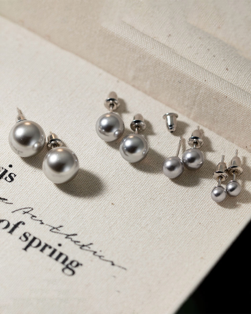 Lavande Pearl Stud Earrings