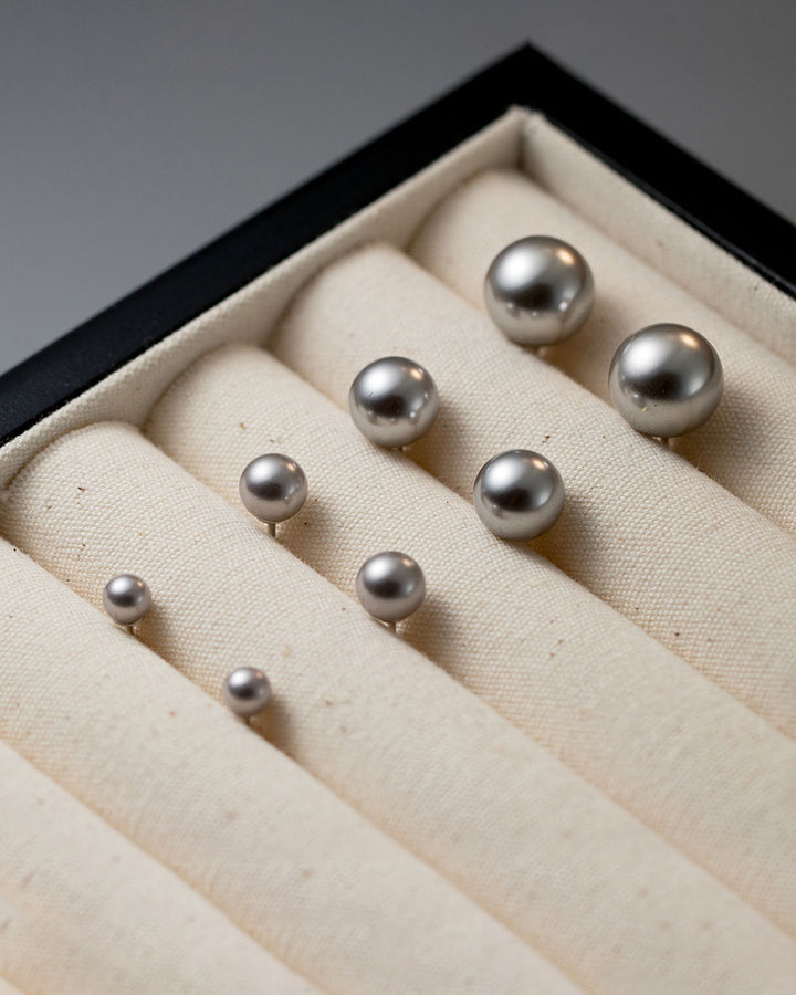 Lavande Pearl Stud Earrings