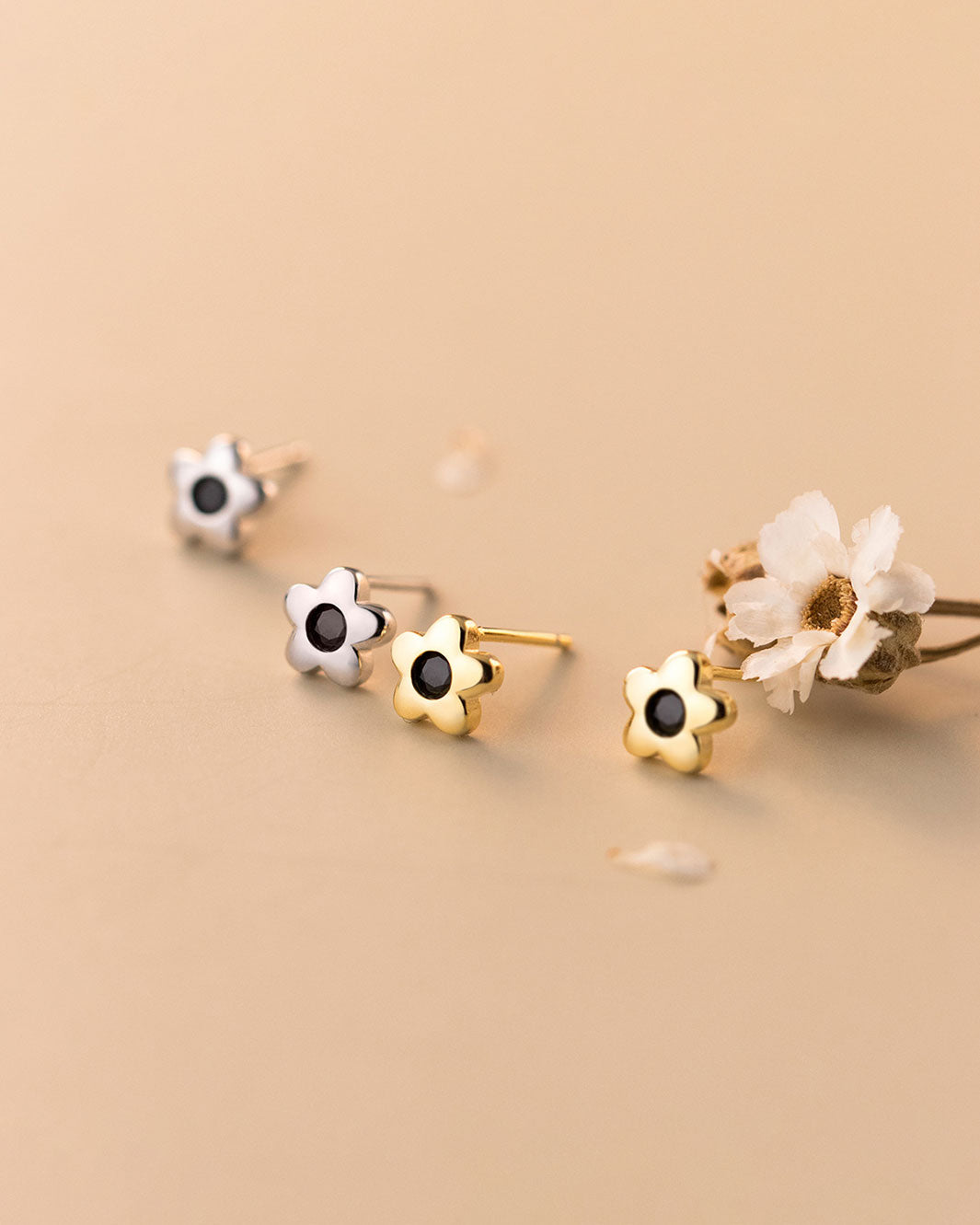 Zoe Flower Stud Earrings