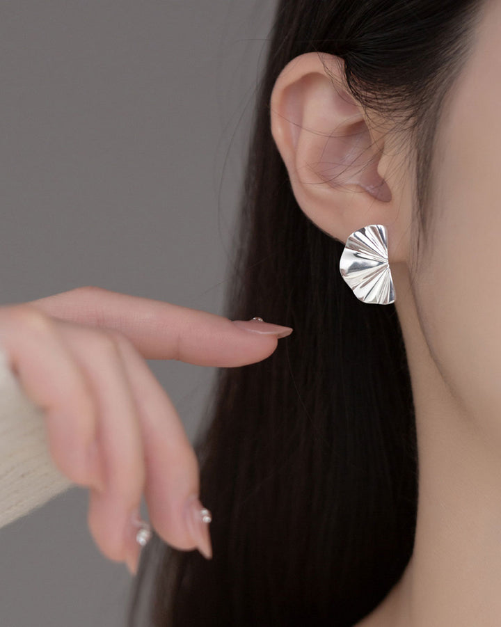 Treasa Wave Stud Earrings